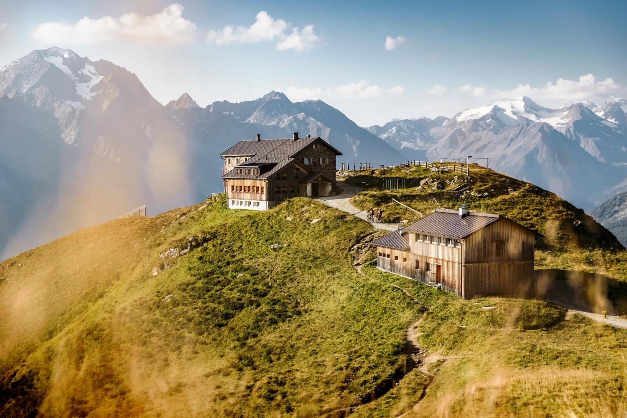 Stubaier Gletscher Xl Apartments Residenz Haus Alpenkoenig Ferienwohnungen Im Alpinen Charme Stubai Super Card Inklusive Neustift im Stubaital Εξωτερικό φωτογραφία